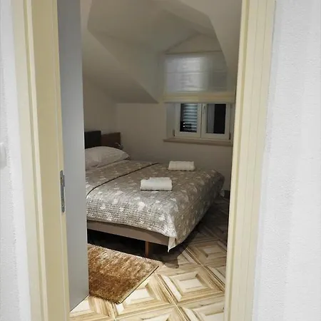 Barbara Apartment Sumartin